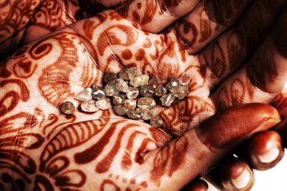 Глобальная торговля алмазами обрушилась под тяжестью антироссийских санкций